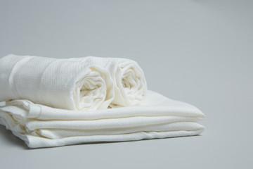 White cotton towel. Using pure cotton yarn as raw material, moisture absorption, breathability, comfort and beauty