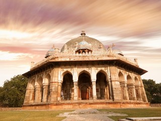 Fototapeta premium Tomb of Isa-Khan, Humayun Tomb -Delhi