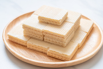 milk wafer with cream