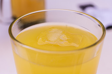 Bebida gaseosa de naranja