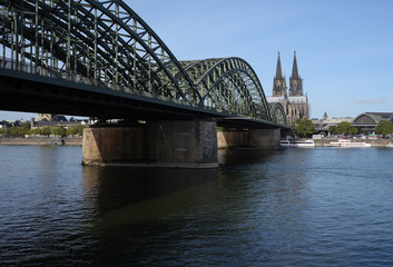 Hohenzollernbrücke in Köln 
