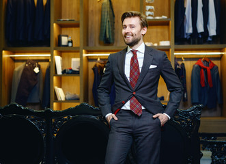 Successful business male in boutique - 285048527