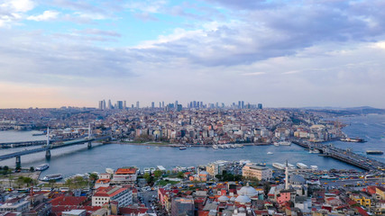Fototapeta premium The Golden Horn, also known by its modern Turkish name, Haliç, is a major urban waterway and the primary inlet of the Bosphorus in Istanbul, Turkey.