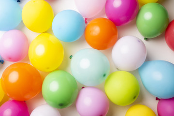 Fototapeta na wymiar Flat lay of colorful balloons