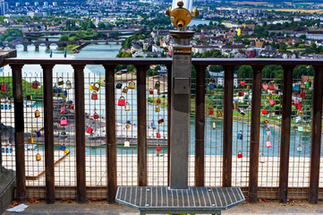 Deutsches Eck mit Blick von Festung Ehrenbreitstein in Koblenz mit Rhein und Mosel in Rheinland-Pfalz Oberes Mittelrheintal Deutschland Europa fotografiert am 2019.08.15