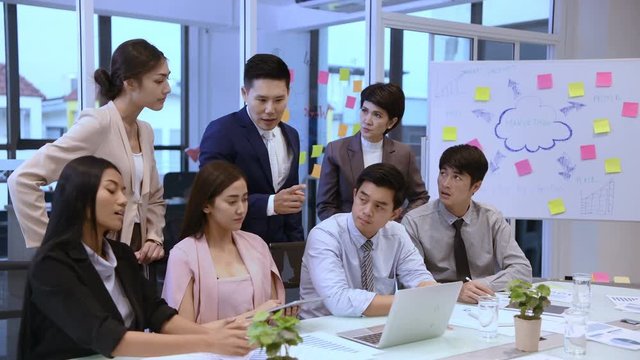 Business concept. The boss is working on the subordinates in the office. 4k Resolution.