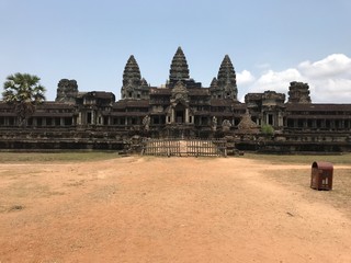 Fototapeta premium Angkor Wat temple in Cambodia behind no people landscape 