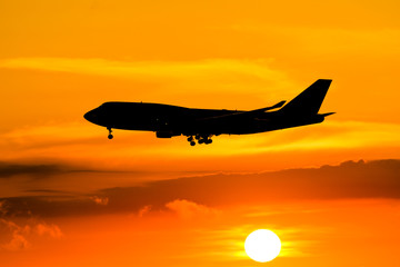 Fototapeta na wymiar Boeing 747 Sunrise