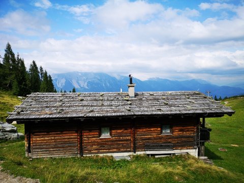 urige Almh&uuml;tte Alpen