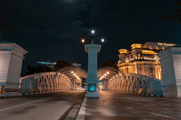 SINGAPORE - MAY 19, 2019: Anderson Bridge is a vehicular bridge that spans across the Singapore River by night.