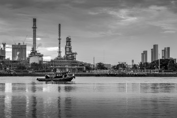 Fototapeta premium oil refinery