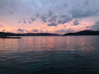 Fototapeta premium sunset over lake