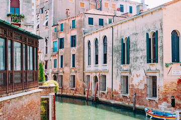 Fototapeta na wymiar Venice the city of love invaded by tourists