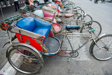 Fototapeta na wymiar THAILAND PHITSANULOK CITY ROAD BICYCLE TAXI