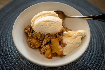 peach cobler with ice cream