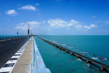 Obraz premium Railway on the sea