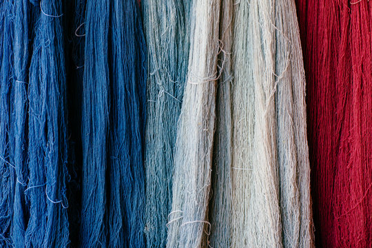 Bundles of multicolor threads