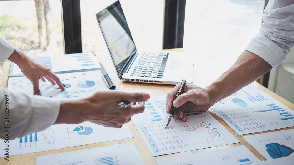 Aufkleber business casual team manager having a discussion with new project success financial statistics, part