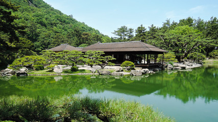 栗林公園、南湖畔の掬月亭（きくげつてい）