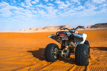 quad bike in the desert © EdresJr