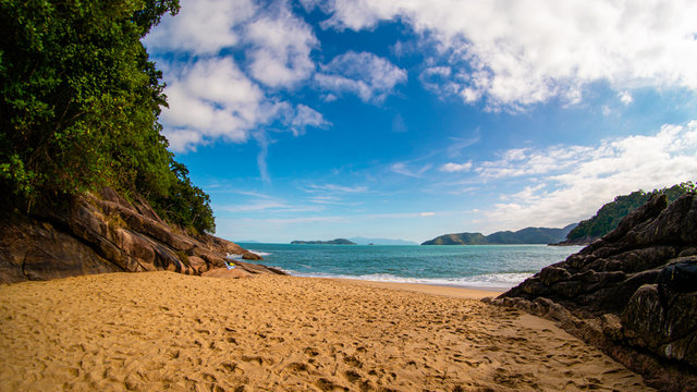 PRAIA DESERTA, PARAISO TROPICAL BRASIL