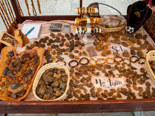 Many pieces of te Amber for sale in Gdynia - Poland