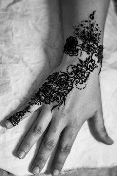 Henna traditional morocco before wedding hand of bride