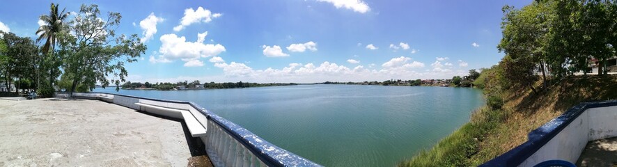 Obraz premium bridge over the river