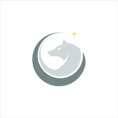 Obraz na płótnie Canvas simple modern circle wolf head moon logo design idea 