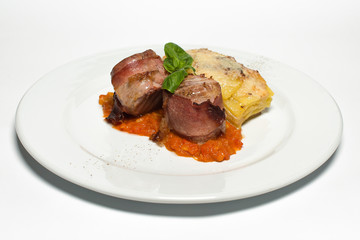 beef medallions in bacon with potato casserole