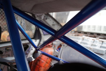 Race car's roll cage design