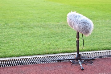 Floor type microphone popular in a position that is close to the scope of the sport, making the athlete's voice closer.
