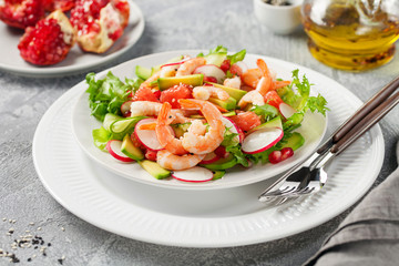 Salad with prawns, grapefruit,  cucumber