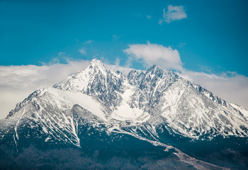 Fototapeta na wymiar Beautiful european mountains covered in snow.