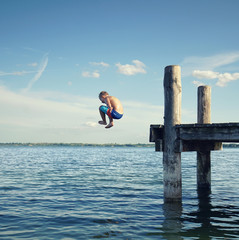 Sprung in den kühlen See © Jenny Sturm