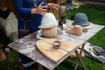 felt hat master class on a street market