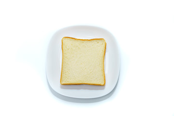 皿に乗せた食パン