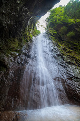 夏の蓼科高原　醤油樽の滝