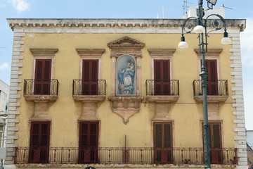 Fasano (Brindisi) - Piazza Ciaia - Palazzo Gaito e Madonna del Pozzo