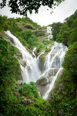 Fototapeta na wymiar Higest waterfall in thailand, Heart waterfall in green forest
