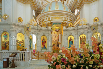 Fototapeta na wymiar Ukraine: Cathedral interior in Odessa - Orthodox church, dedicated to the Saviour's Transfiguration.