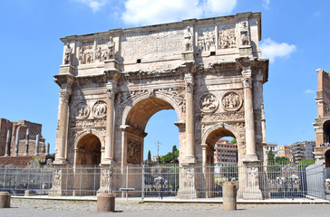 Fototapeta na wymiar .Arch of Constantine in Rome Italy...