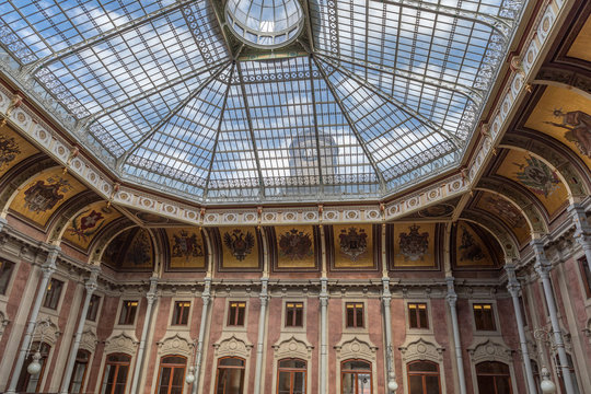 Cour des Nations du Palais de la Bourse &agrave; Porto, Portugal