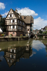 Fototapeta na wymiar paisajes, estrasburgo, reflejos, casas, petit-france, alsacia