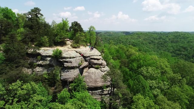 Lockegee Rock in Daniel Boone National Forest, panning aerial