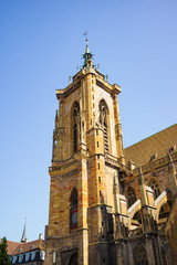 Fototapeta na wymiar Tour de l'Église des Dominicains à Colmar