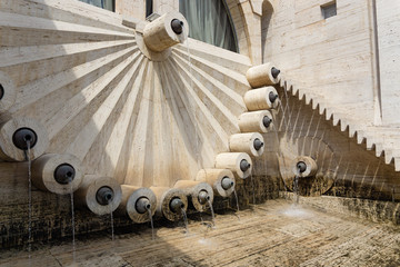 декоративные падающие фонтаны