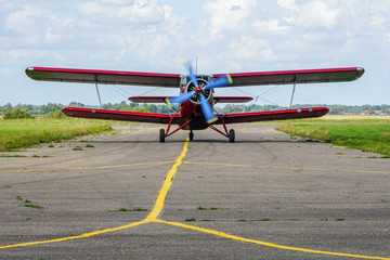 Obraz na płótnie Canvas historical single engine airplane Antonov AN2, front view