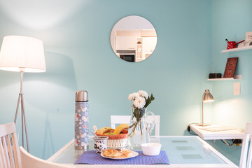 Table layout for a great breakfast