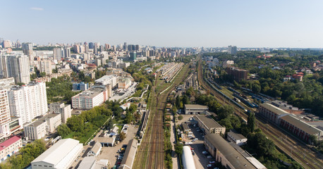 Obraz premium There is an aerial view of city